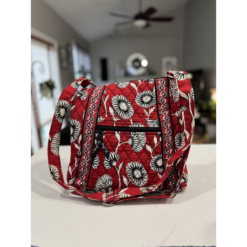 Vera Bradley Deco Daisy Hipster Crossbody Shoulder Bag Retired EUC